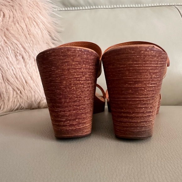 Italian made Leather top slides sandals -never worn - Picture 3 of 4